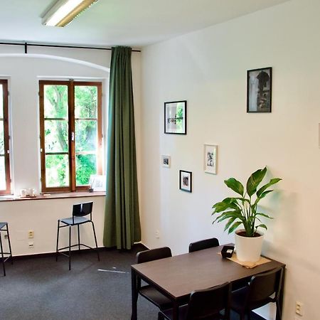 Elephants Apartments Братислава Екстериор снимка
